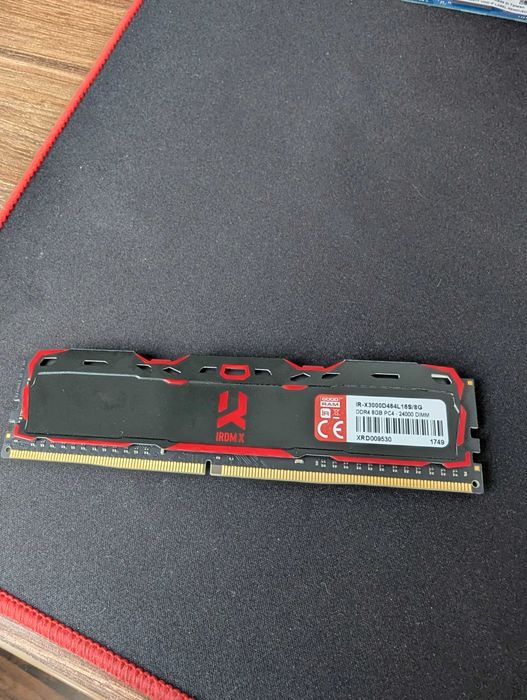 Pamięć ddr4 8gb   .