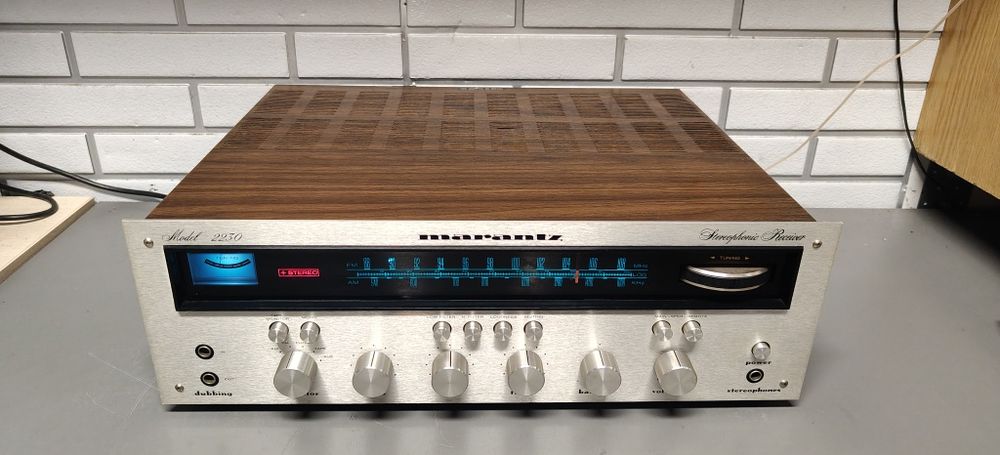 Amplituner MARANTZ 2230. Vintage