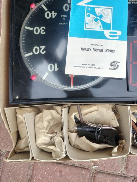 Zegar demonstracyjny PRL