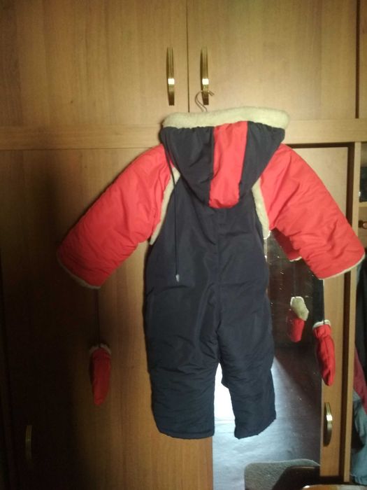 Комбинезон на нат.меху с рукавичками разм.92,Bombino.