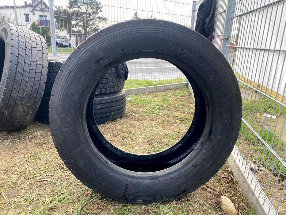 Opona 295/55R22.5 GOODYEAR KMAX D