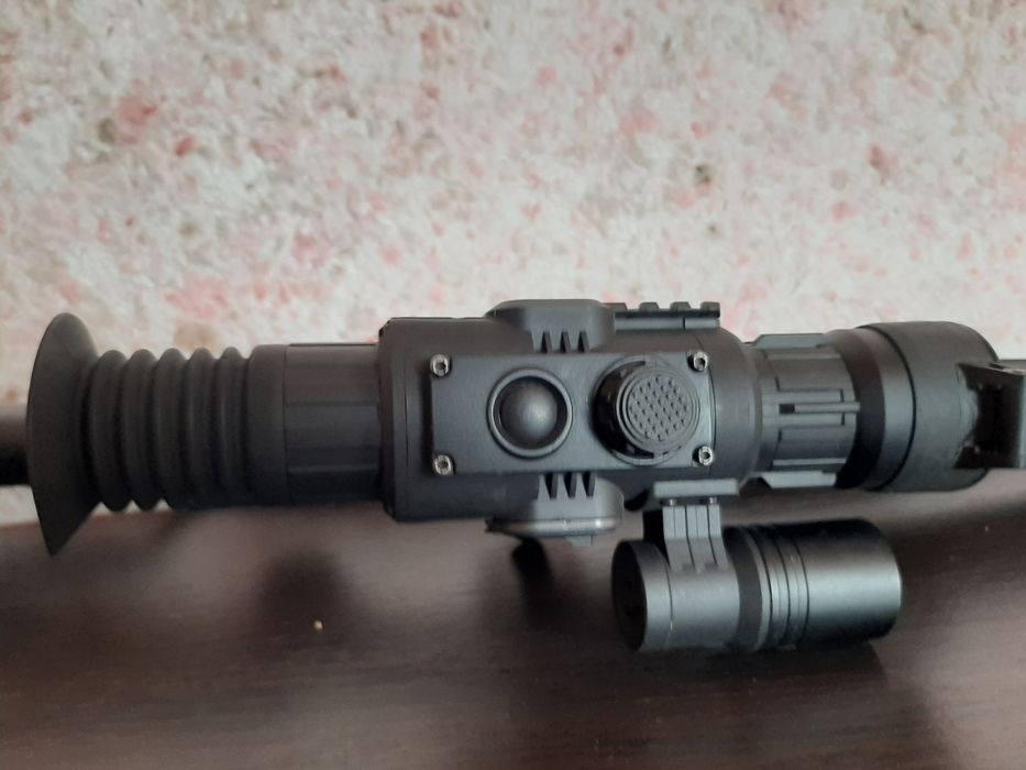 Продам приціл нічного бачення YUKON в прекрасному стані ,все працює..