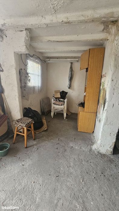 Garaż z pomieszczeniem i małym ogrodem - Widok 2