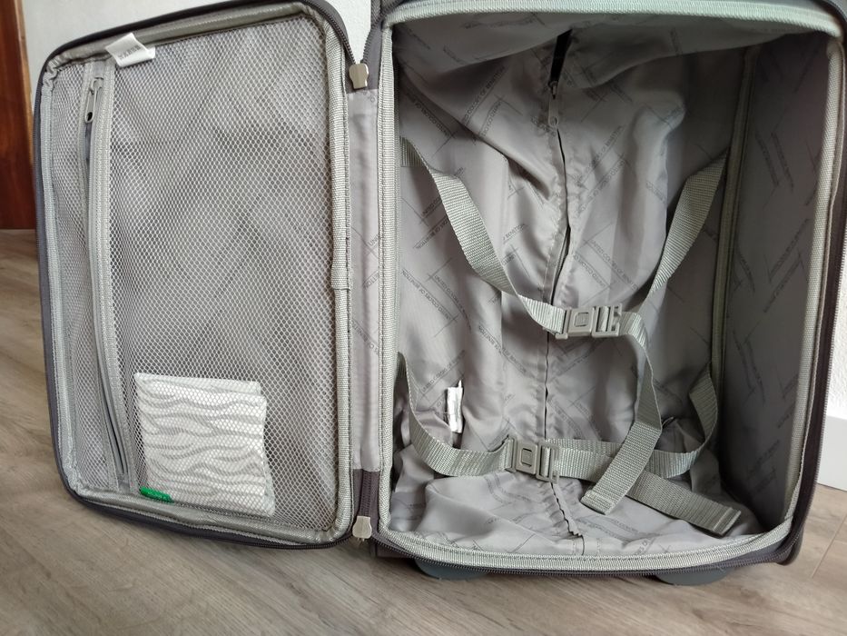 Mala de viagem da Benetton
