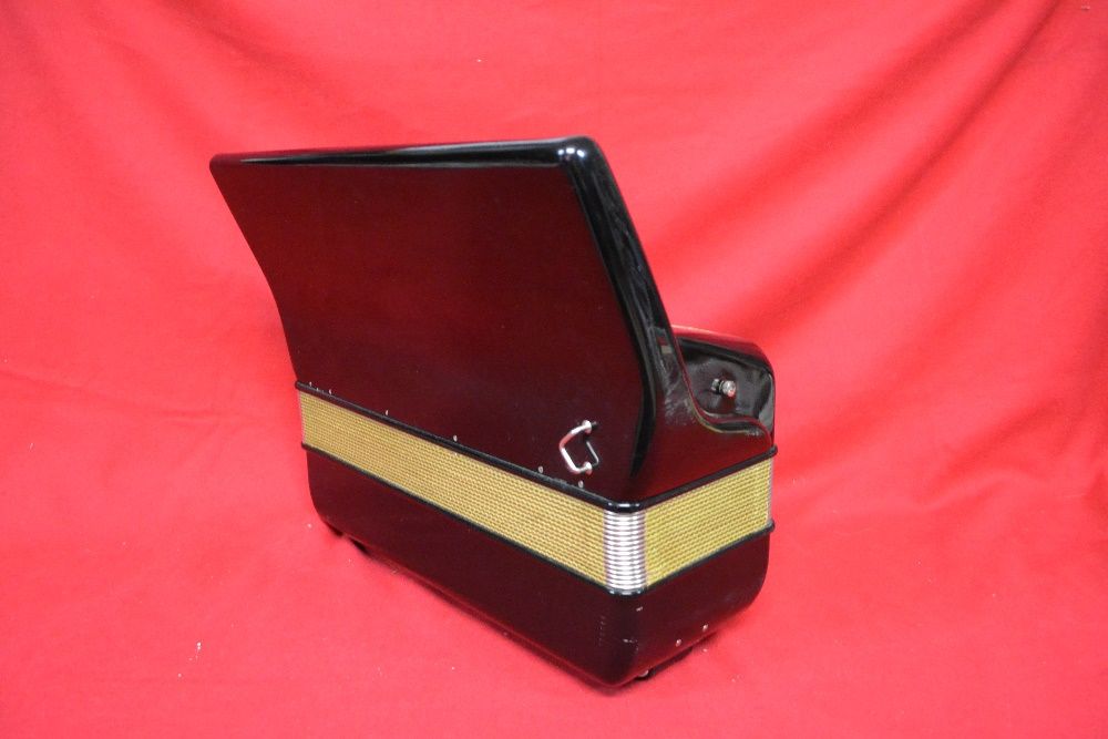 Acordeao Hohner Lucia IV P 4 Voz 96 Baixos, N. 112