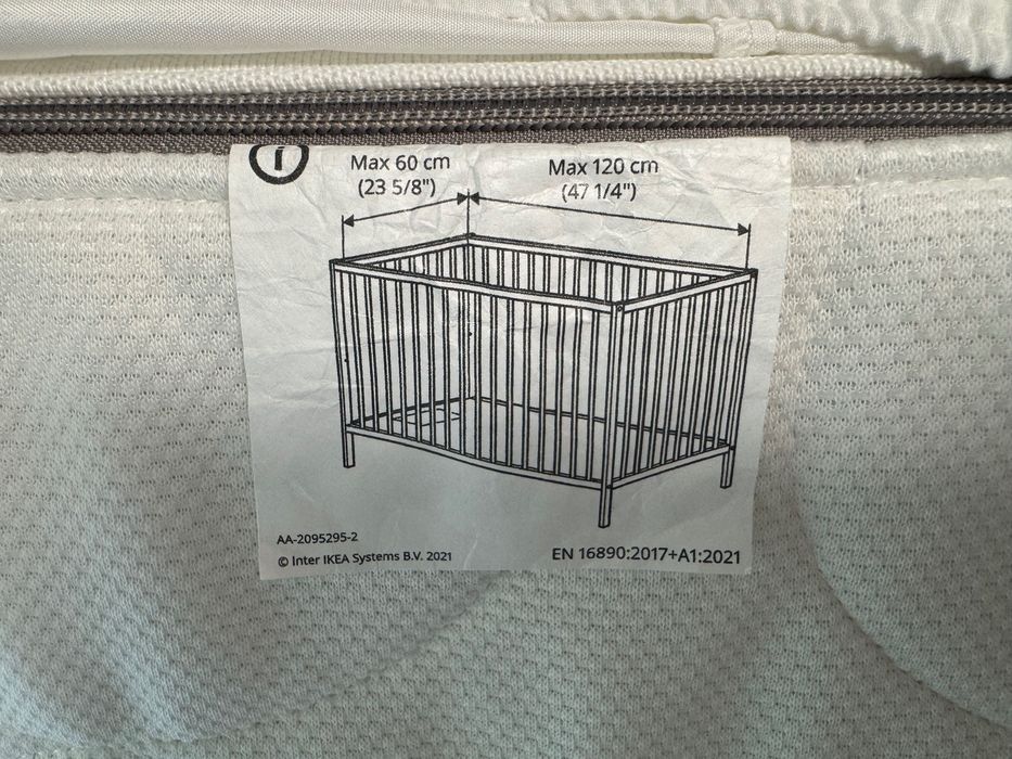Berço de madeira, cor branca+ colchão de mola+ capa  impermeável- Ikea