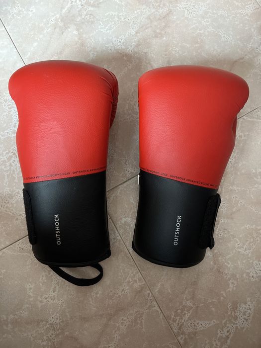 Luvas boxe 12 e proteções.