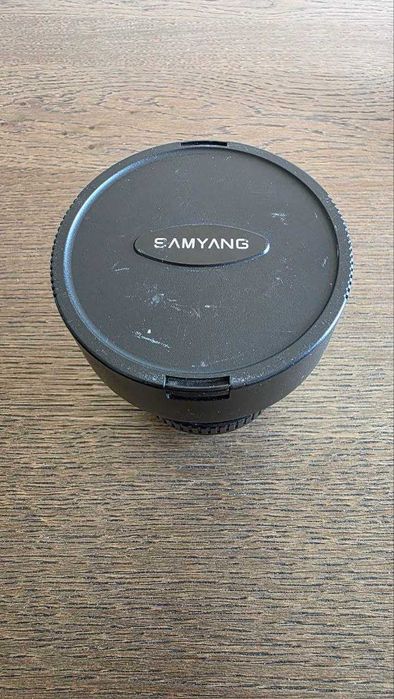 Objetiva Samyang 8mm f/3.5 UMC Fisheye para Canon EF / EF-S