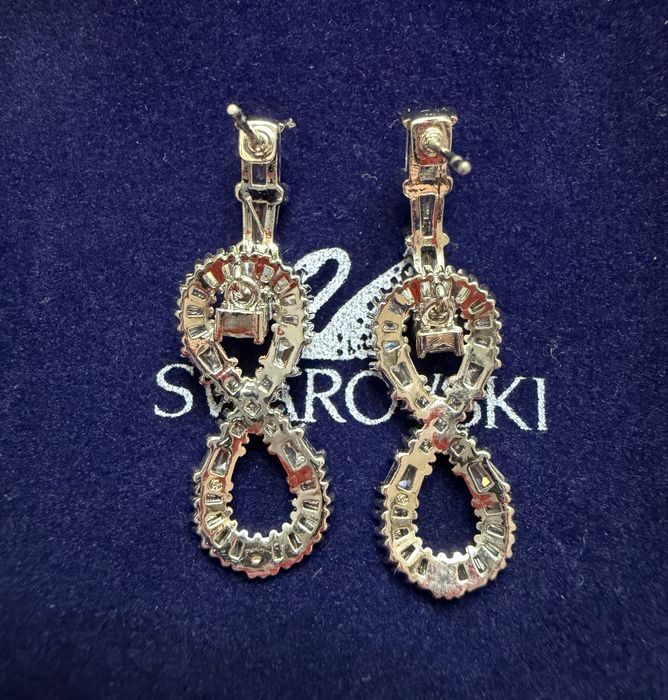 Kolczyki Hyperbola nieskończoność sygn Swarovski