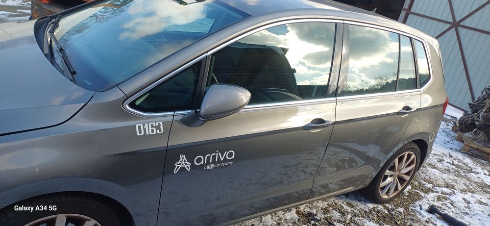 Drzwi prawe tylne  błotnik wolkswagen sportsvan LA7N