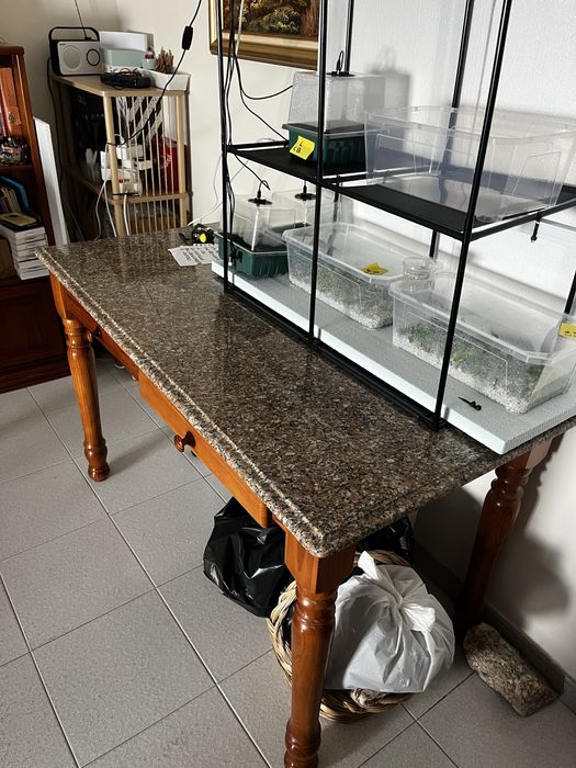 Mesa de pedra granite