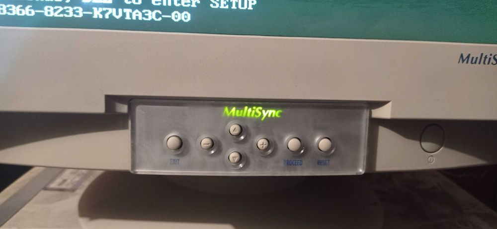 Monitor NEC MultiSync FE700