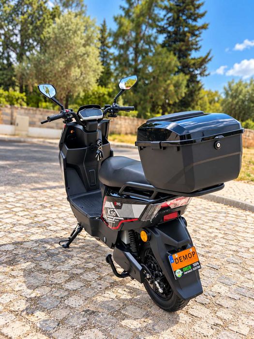 Scooter Elétrica KING K50 – Comprada em Agosto – como nova- Bateria Amovível + Mala