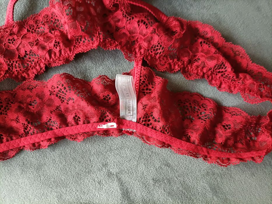 Czerwony komplet Intimissimi 70C stanik stringi