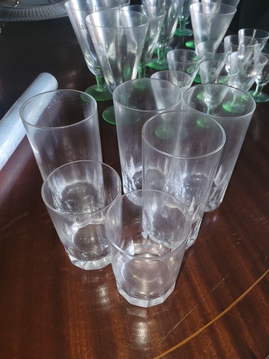 Copos de água e de licor simples445715265083811841