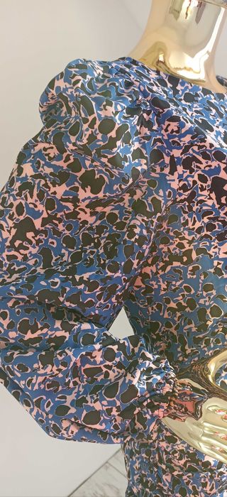 Sukienka w cętki Roco niebieska to 38/40