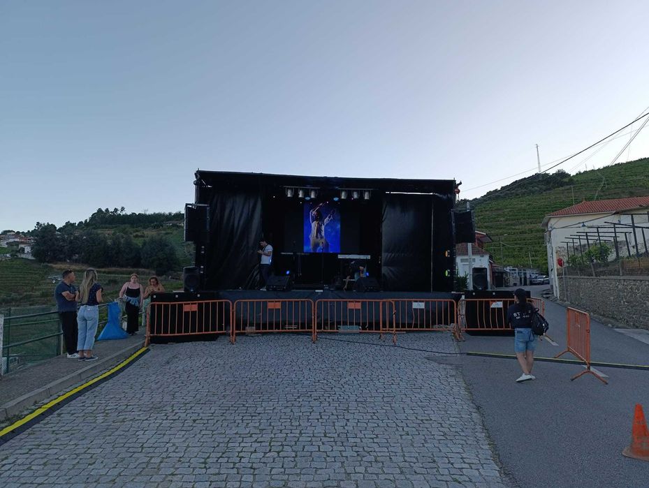 camião palco aluguer