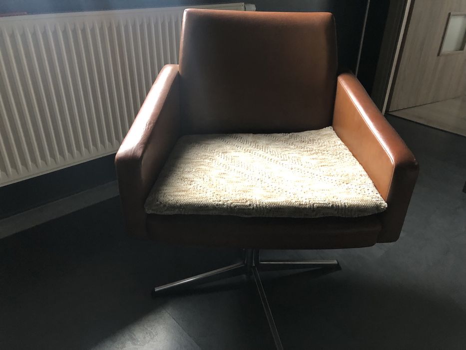 Fotel obrotowy cena 600zl