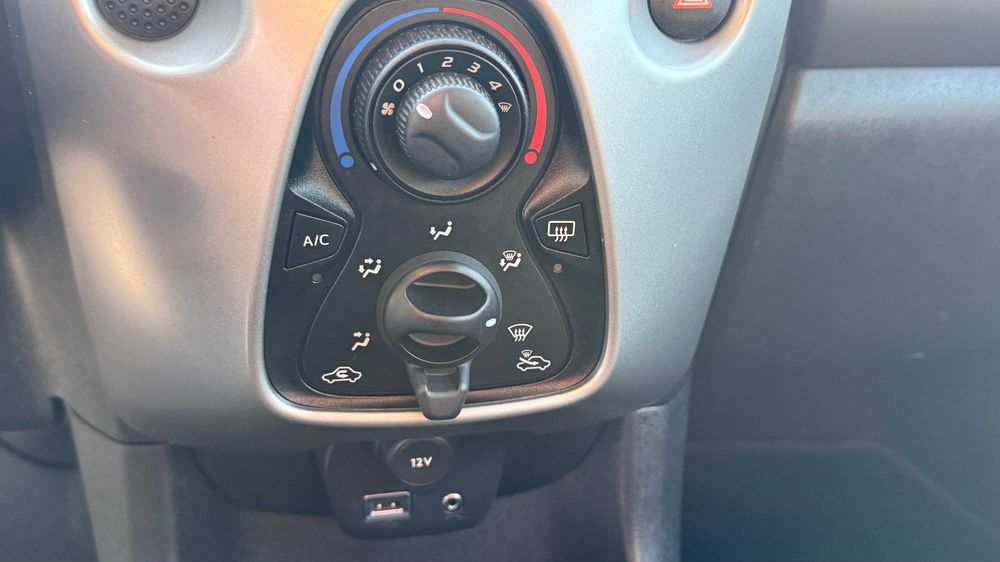 CITROEN C1 FURIO 1 DONO 70 MIL KM (motor toyota)