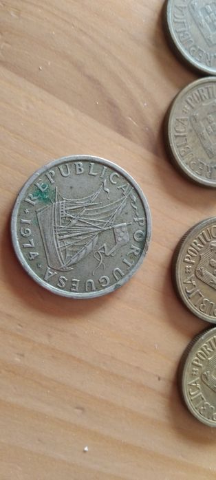 18 moedas de escudos - várias datas
