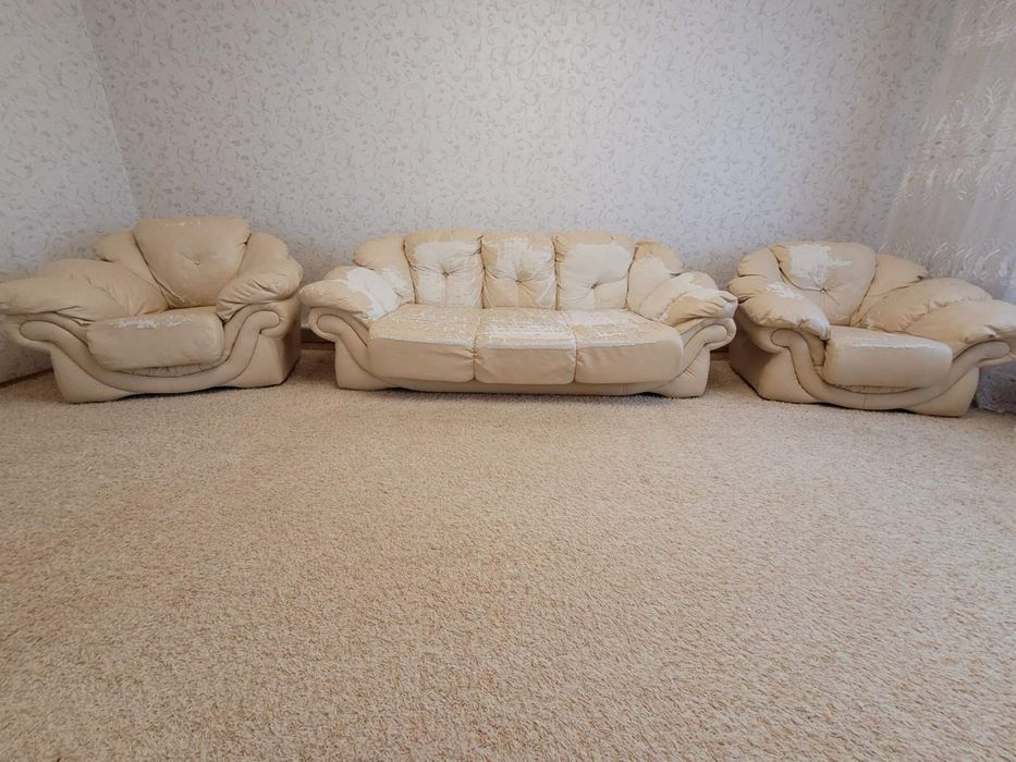 Диван и два кресла