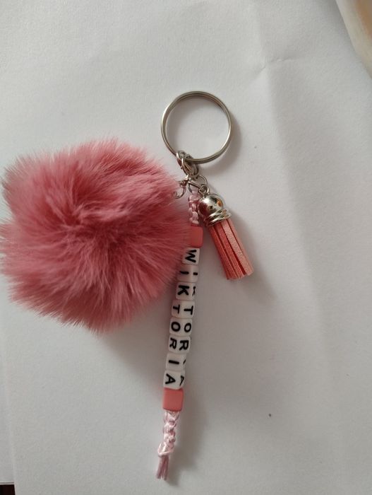 Breloczek z doczepianym mieniem z makramy ręcznie robiony