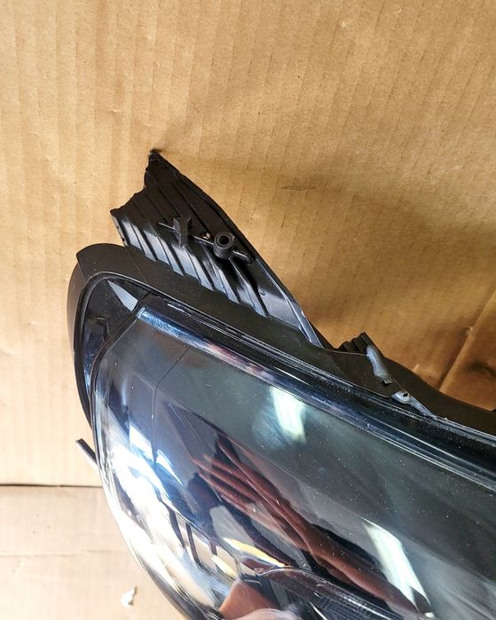 Renault Megane IV lampa przednia lewa prawa