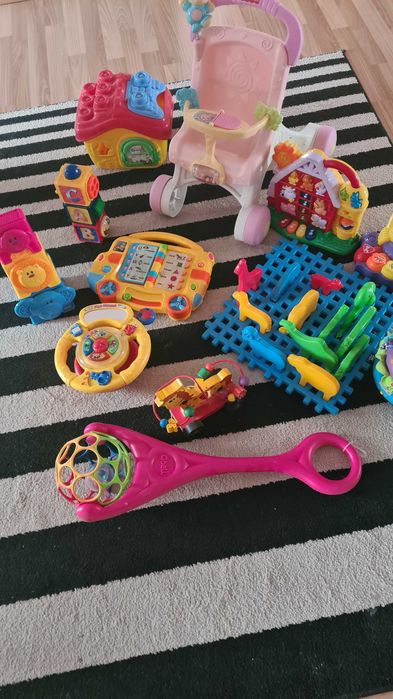 Zestaw zabawek dla maluszka