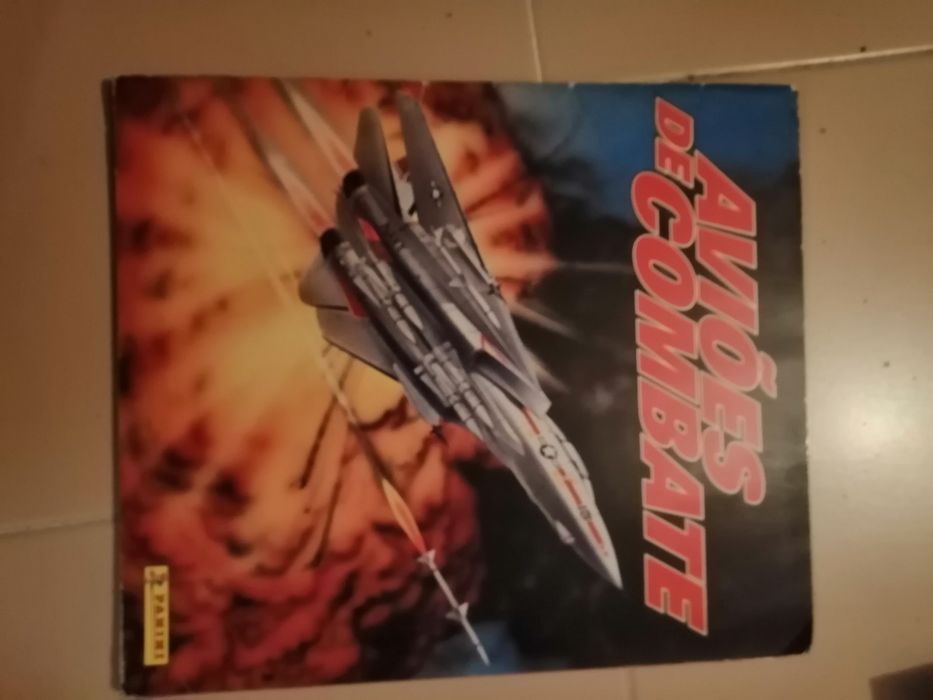 Caderneta Aviões de Combate