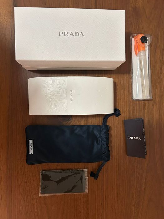 Óculos de sol Prada PR 17WS