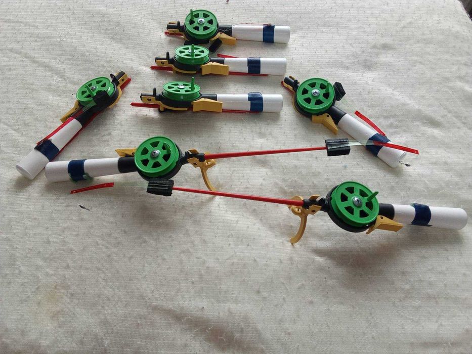 Удочки в зборі для зимової риболовлі