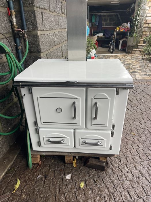 Fogão de lenha pouco uso