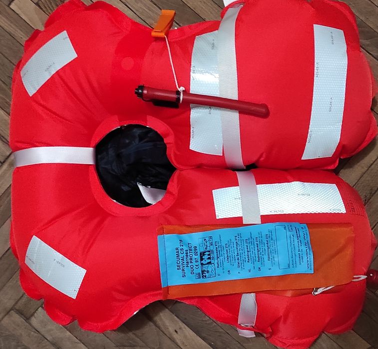 Рятувальний жилет