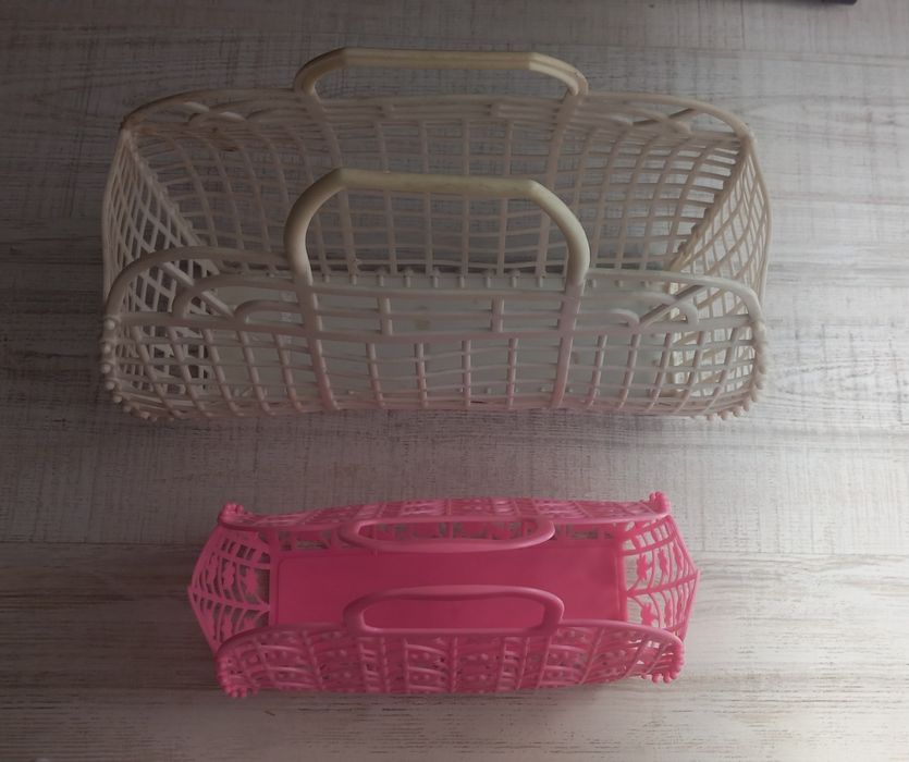 Plastikowe koszyki na zakupy