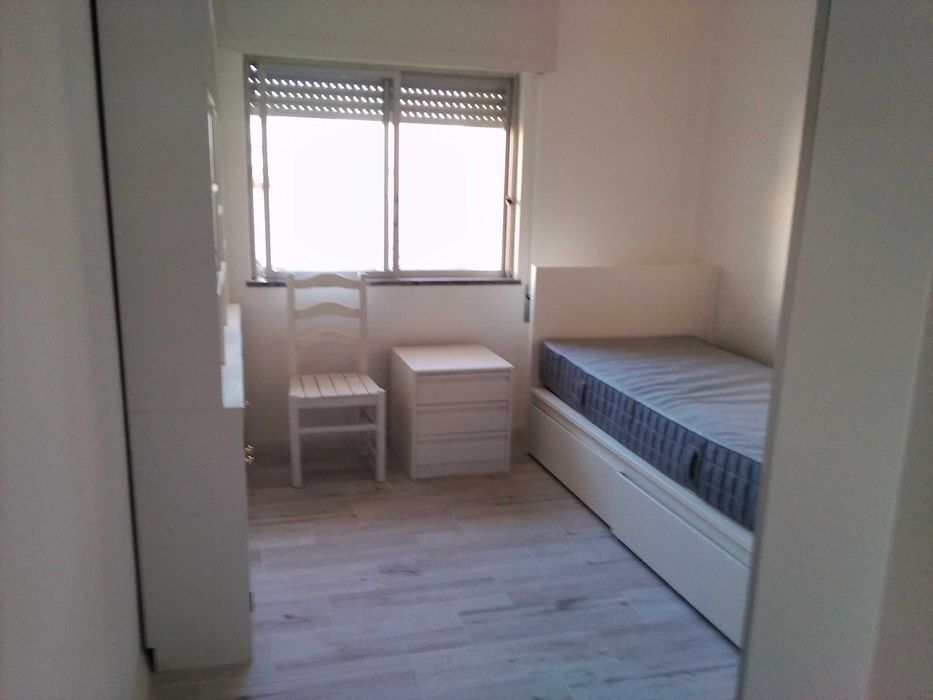 Apartamento (1.° Andar) na  Cidade de Faro T3