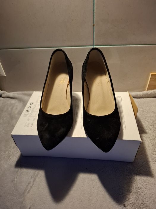 Sprzedam Nowe buty na szerokim obcasie