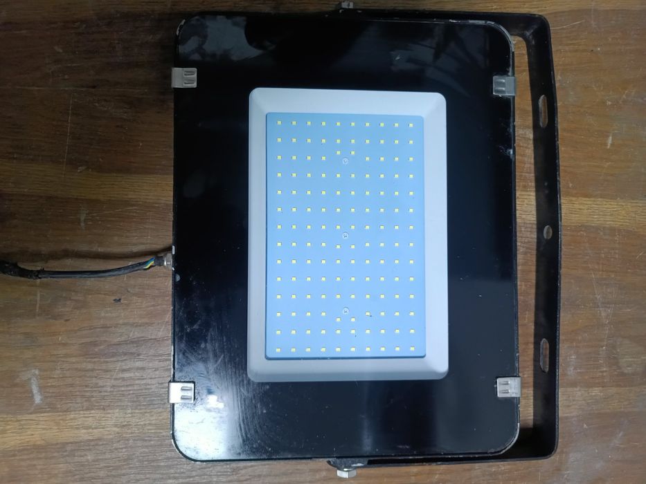 Прожектор LightMaster LL727 150Bт