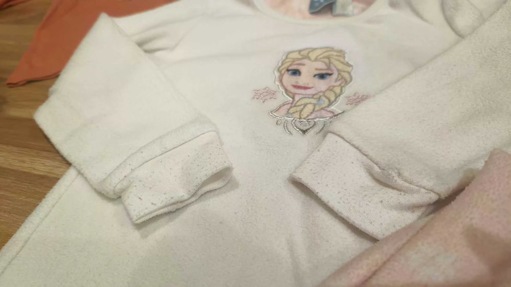 2 bluzeczki i piżamka Elsa i Olaf Kraina Lodu r.104 stan bdb