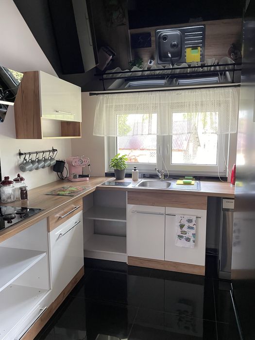 Noclegi , pokoje do wynajęcia Umicore, IONWAY