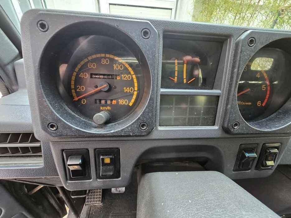 Mitsubishi pajero mk1