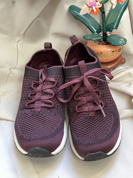 Жіночі кросівки Skechers Bobs. Розмір 36