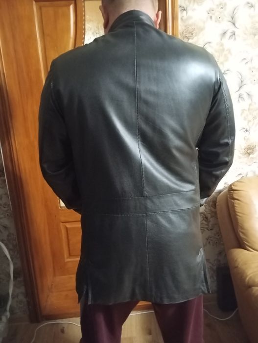 Шкіряна куртка    .
