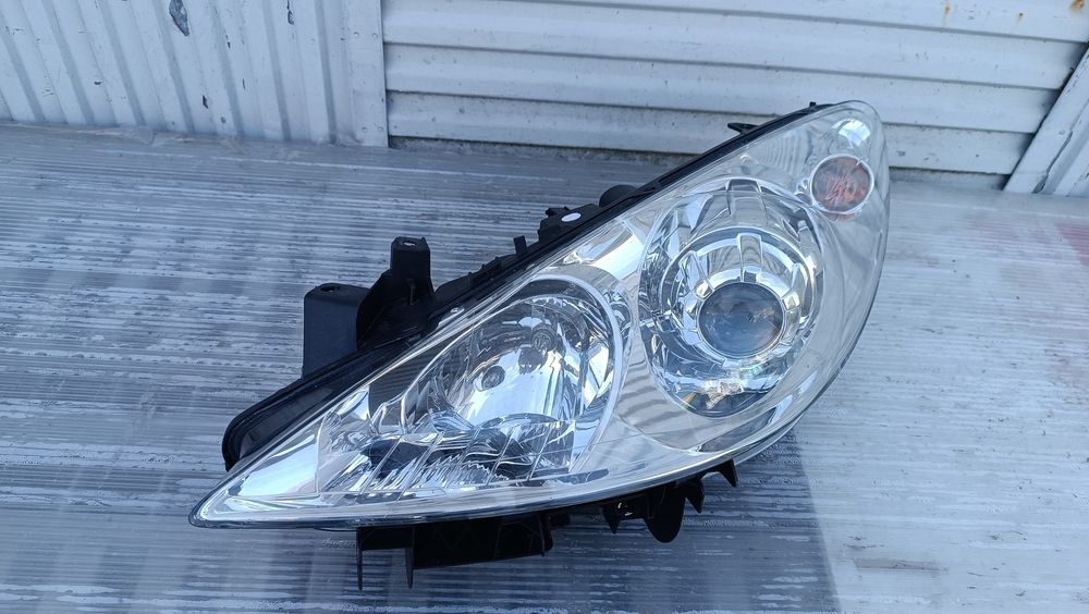 Vendo farol esquerdo de Peugeot 307