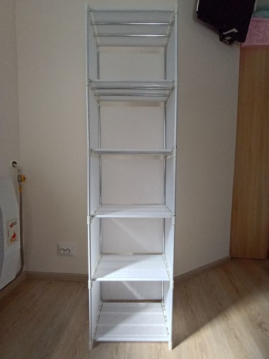 Білий розкладний стелаж