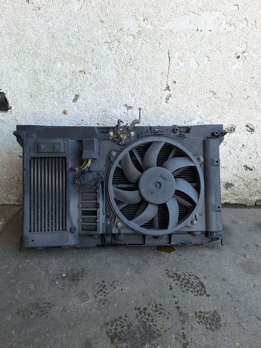 Pas przedni Peugeot 308 T7 1.6 HDI chłodnice wentylator komplet