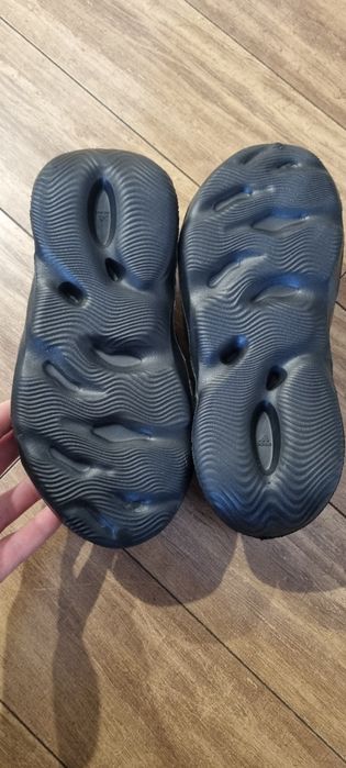 Кроссовки ,тапочки резиновые adidas yeezy foam runner стелька 23-24 см