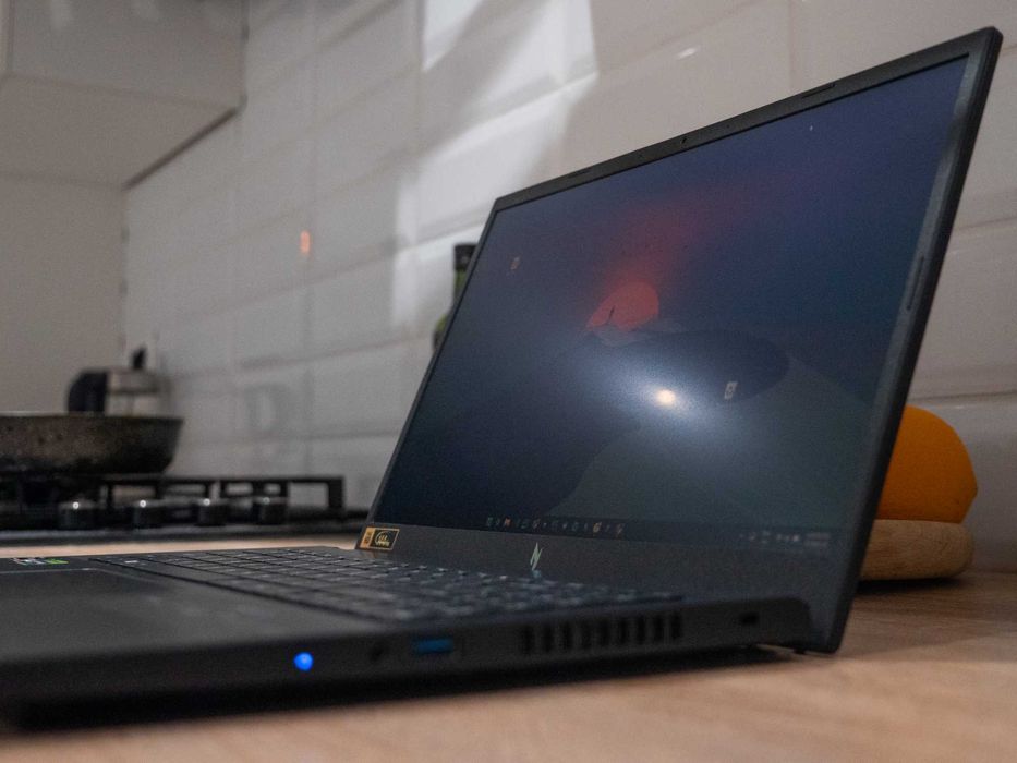 Ігровий ноутбук Acer Nitro V 15 (1.5 TB SSD) + Геймпад в подарунок