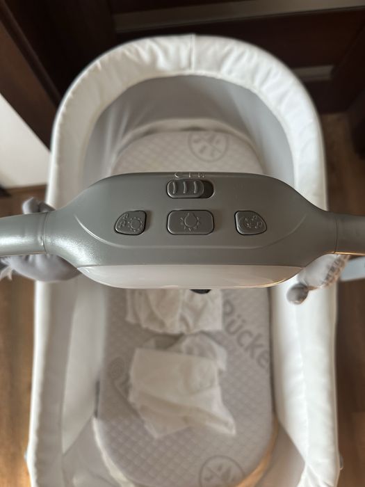 Chicco Baby Hug Pro 4w1 + materacyk i 2 prześcieradła
