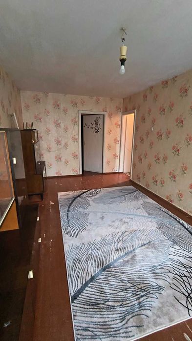 Продам 2 кімнатну квартиру 605 м/р. Вул. Зубенка 38 5 поверх 5 поверхового будинку.20000 у.е.
