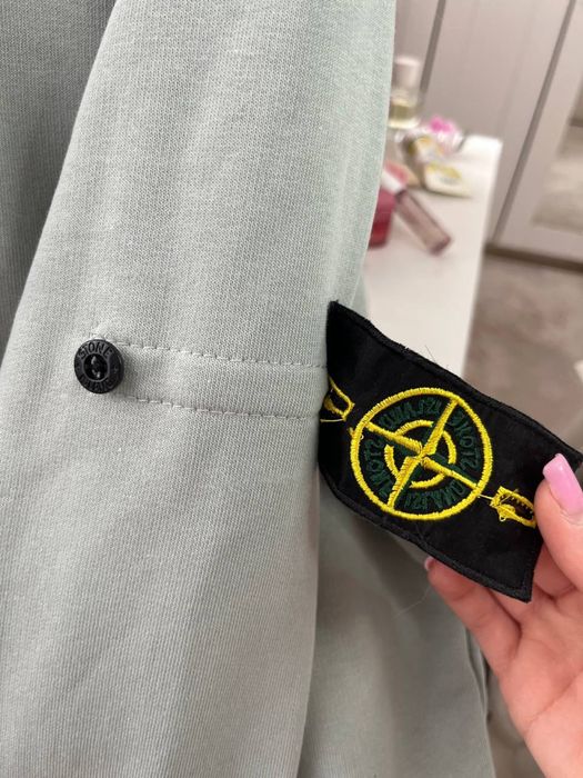 Stone island.